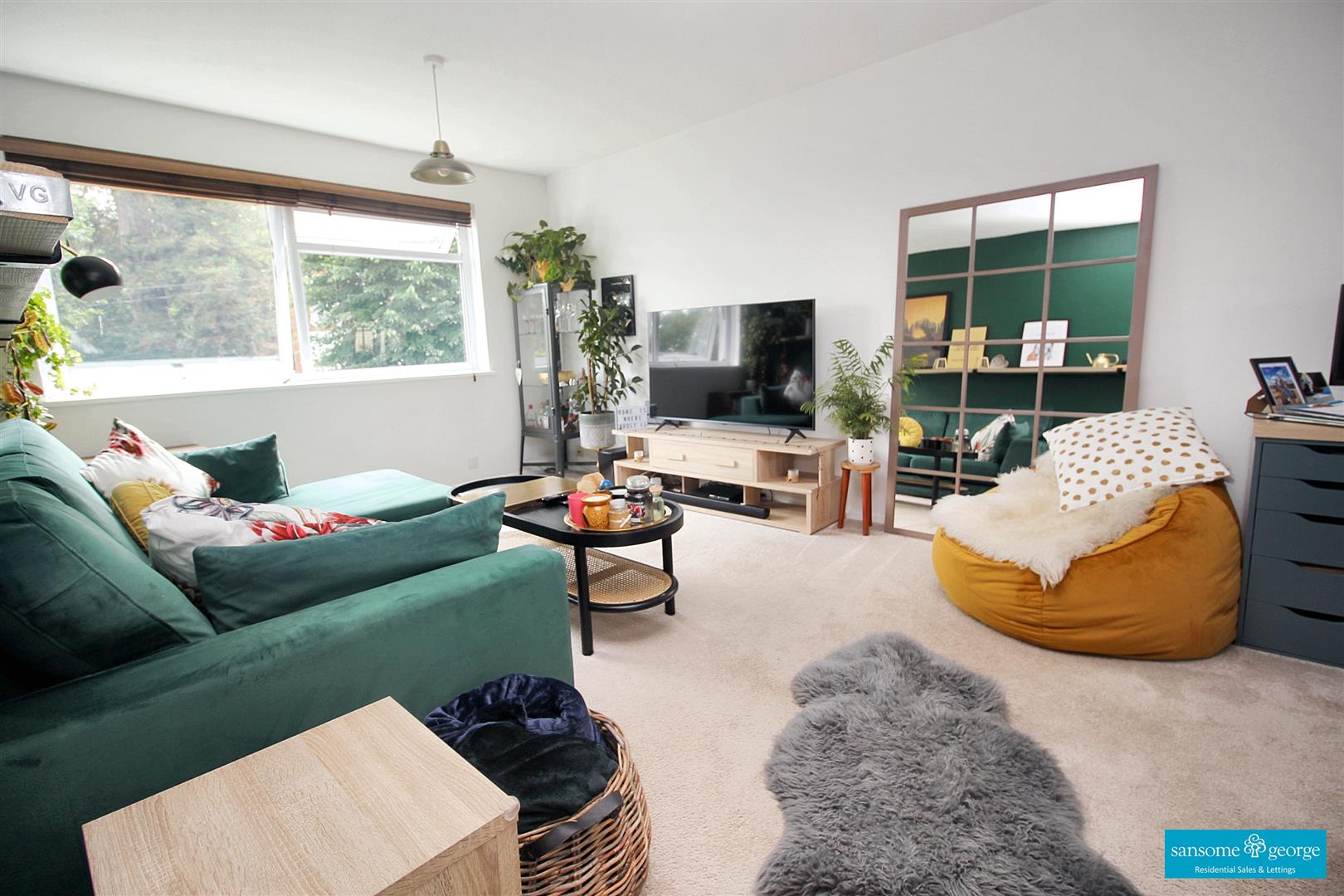 1 bed property in Western Elms Avenue, Reading